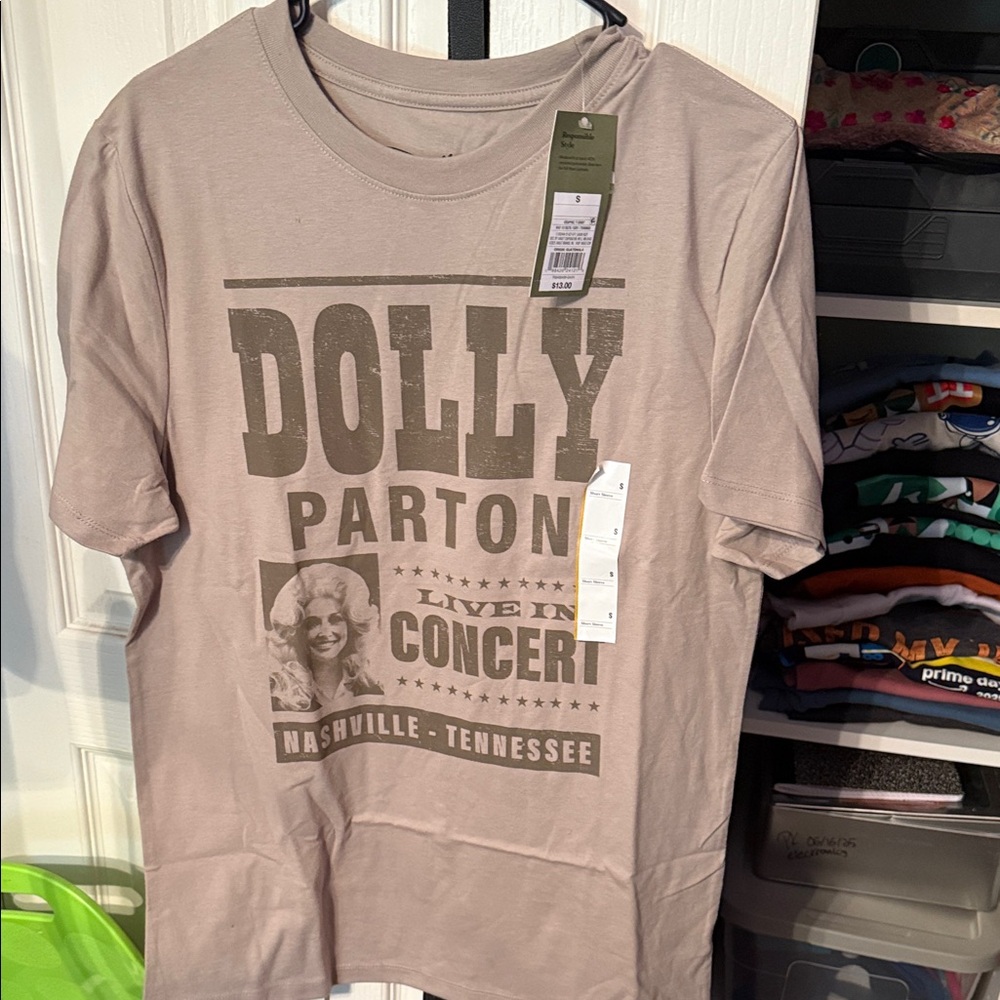 Dolly Parton Live in Concert Graphic Tee - Beige